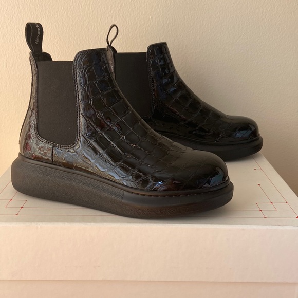 Alexander McQueen Shoes - Alexander McQUEEN Glossy Stamped Croc Embossed Leather Boots Size 38